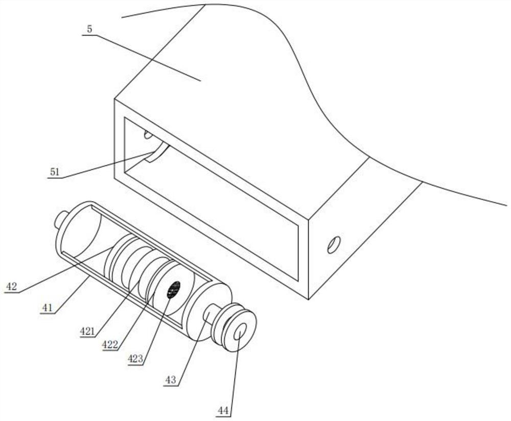 Feed feeding device for beef cattle breeding