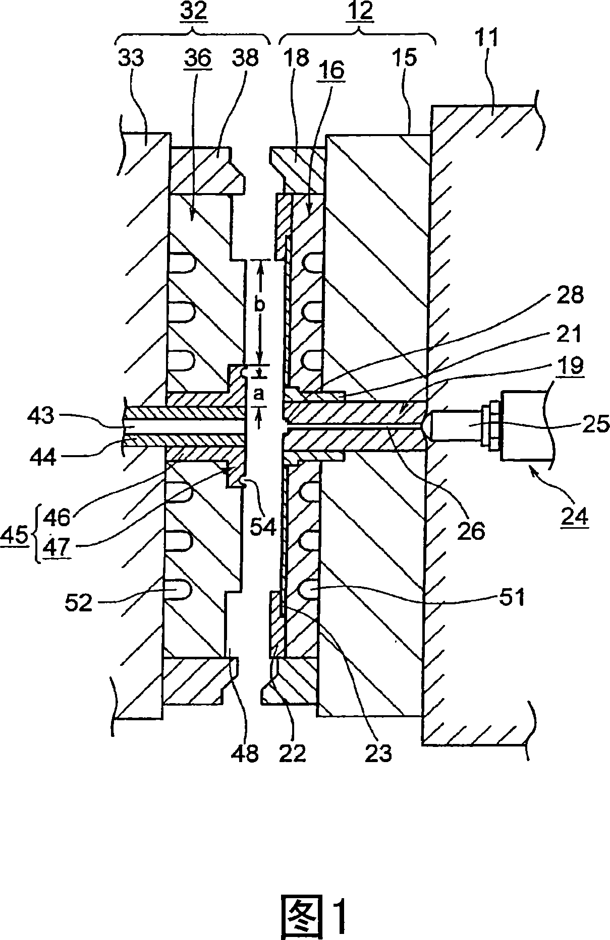 Disc molding die, mirror-surface plate and molded object
