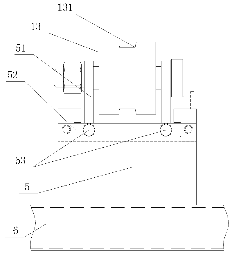 Automatic guiding device for rotating rubber plug sterilization cabinet