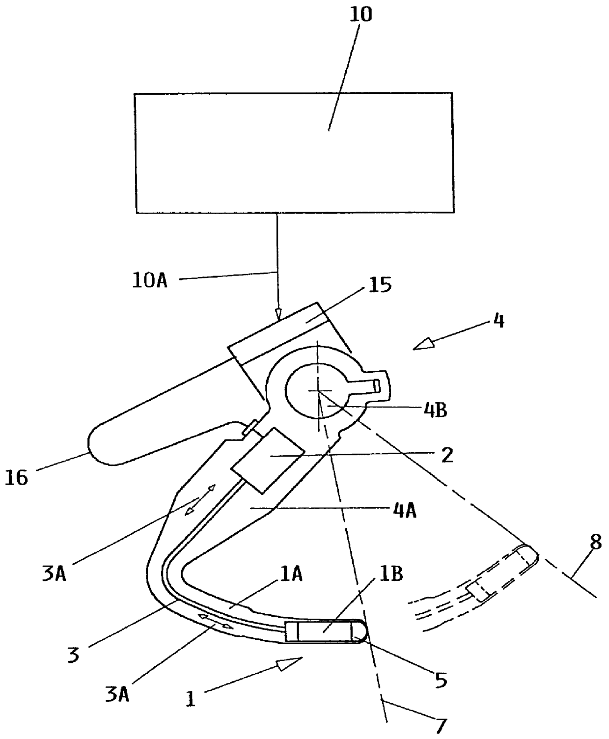 Controllable weft thread presenting and clamping apparatus including an actuated clamp element