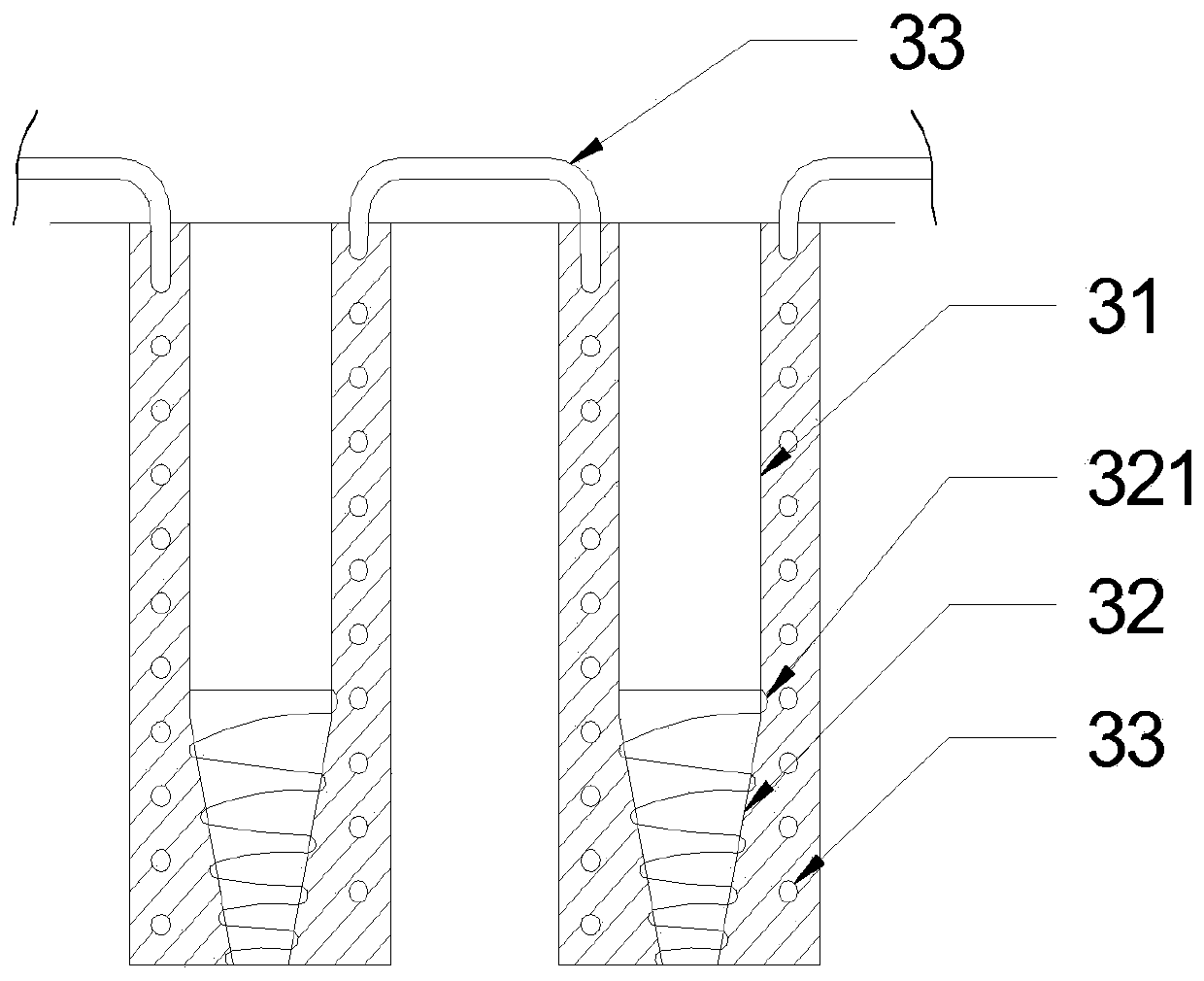 A sieve plate device for preventing the blocking of holes in the screening blind area