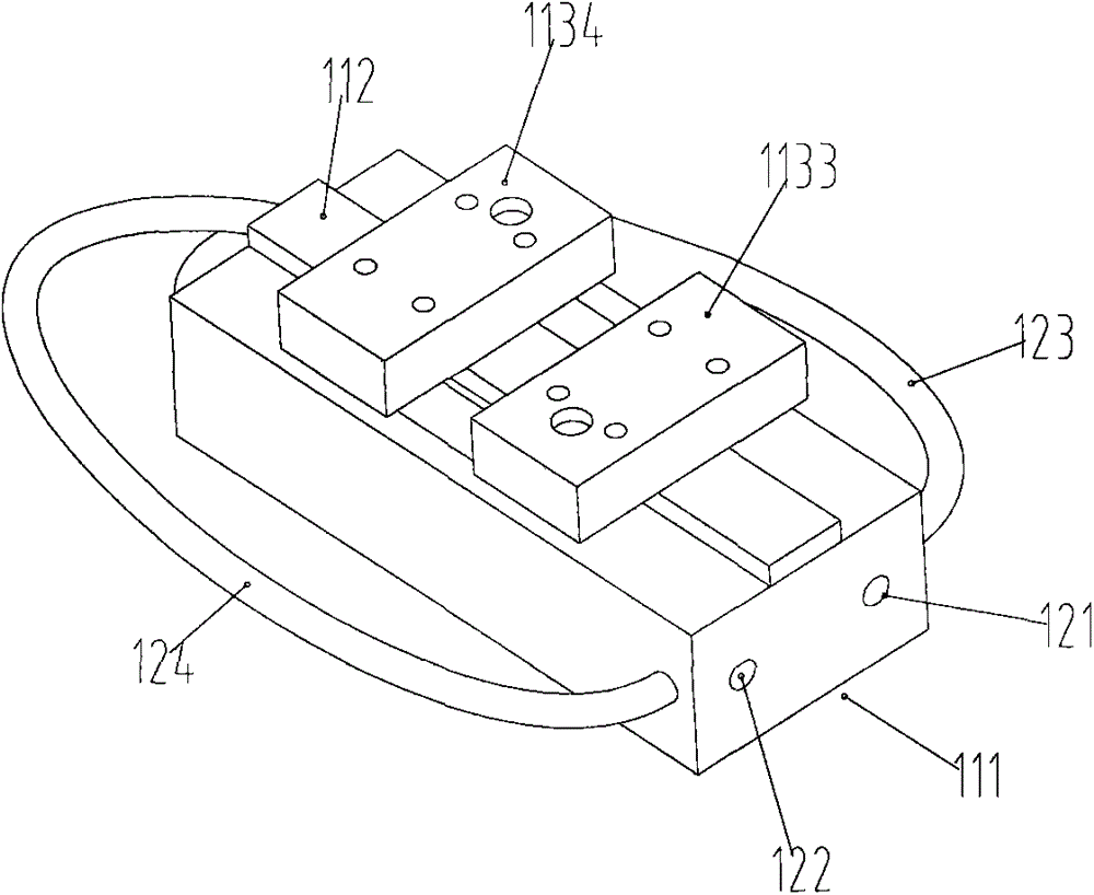 Manipulator with three-dimensional elastic gripper