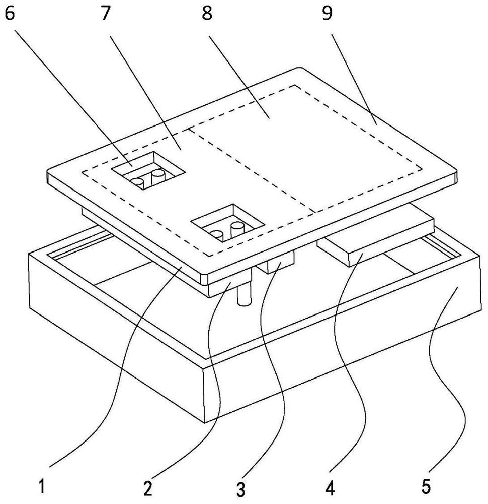 High-reliability packaging structure and packaging method for microwave piece cover plate