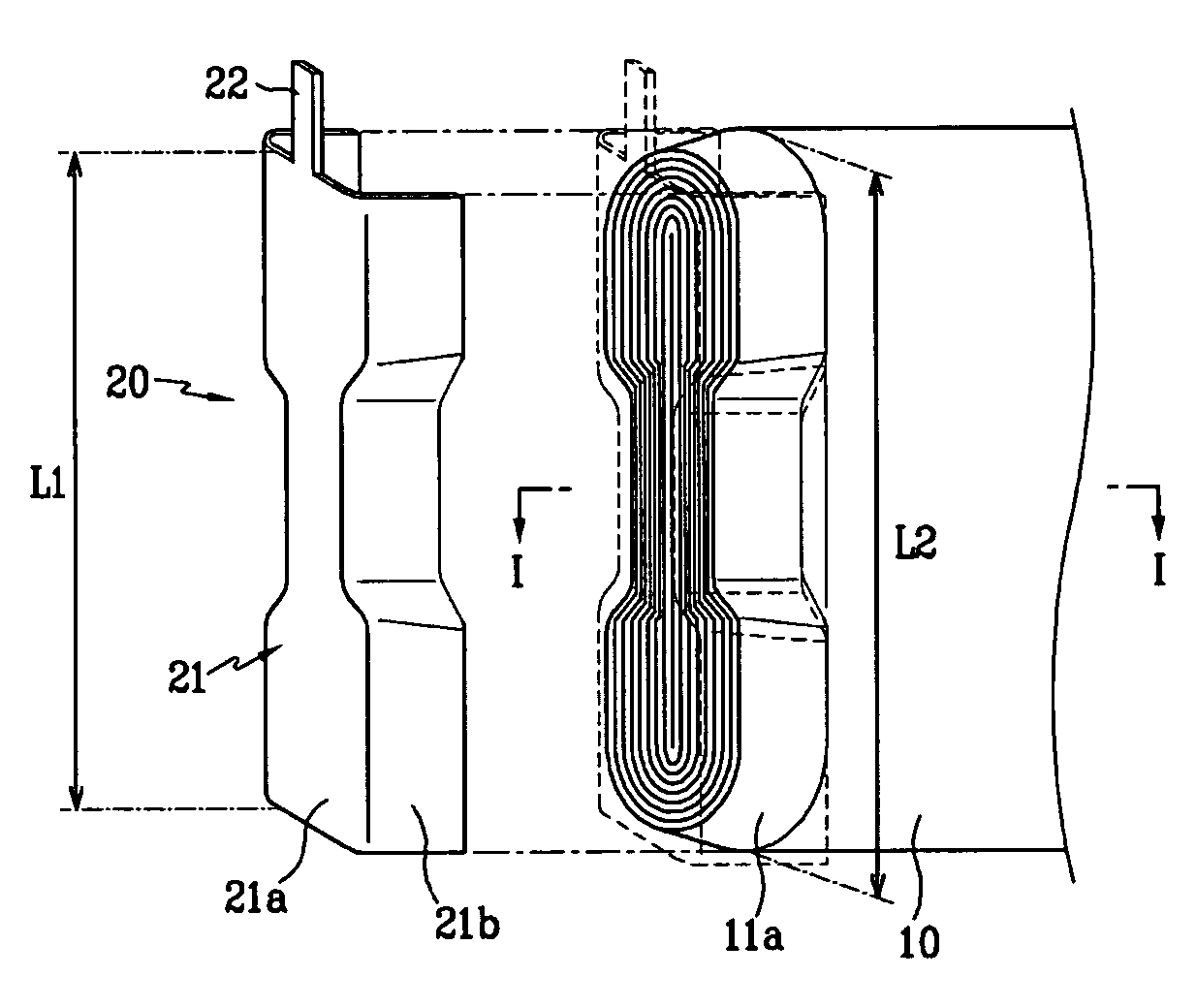 Rechargeable battery having current collecting plates coupled with uncoated regions of electrodes