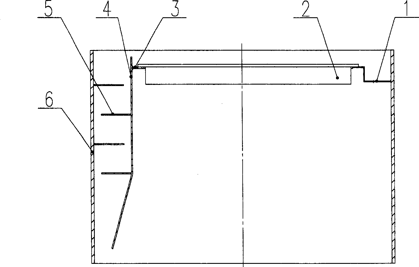 Tower plate with sinker in downcomer