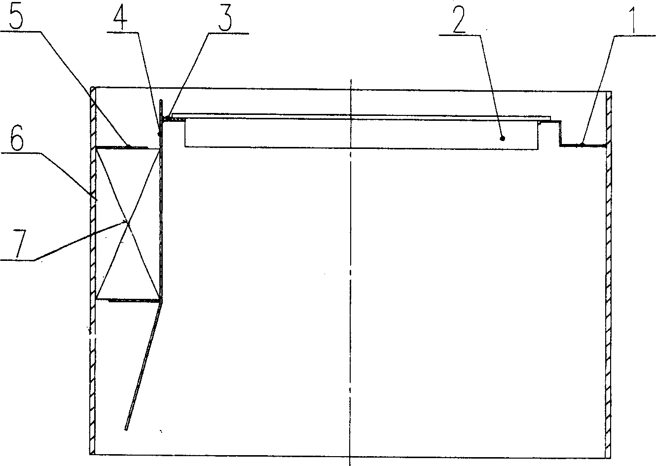 Tower plate with sinker in downcomer