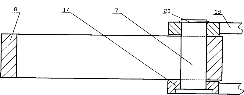 Annular crusher for massive materials