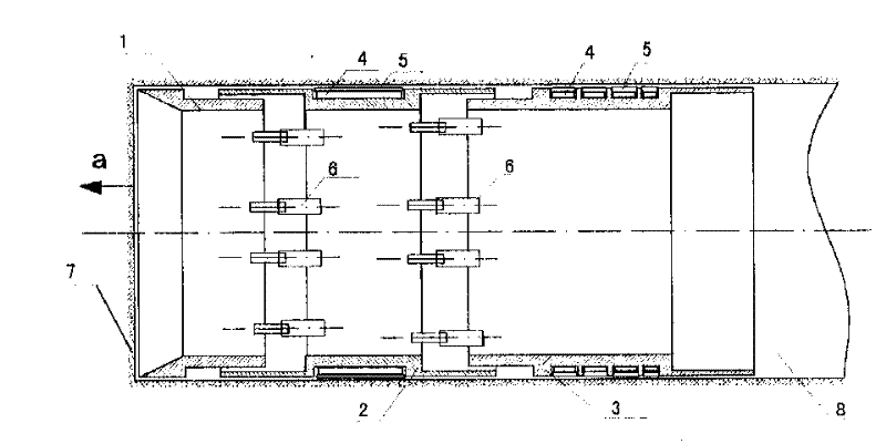 Resistance increasing automatic drive conduit jacking method between pipe and soil and its jacking device