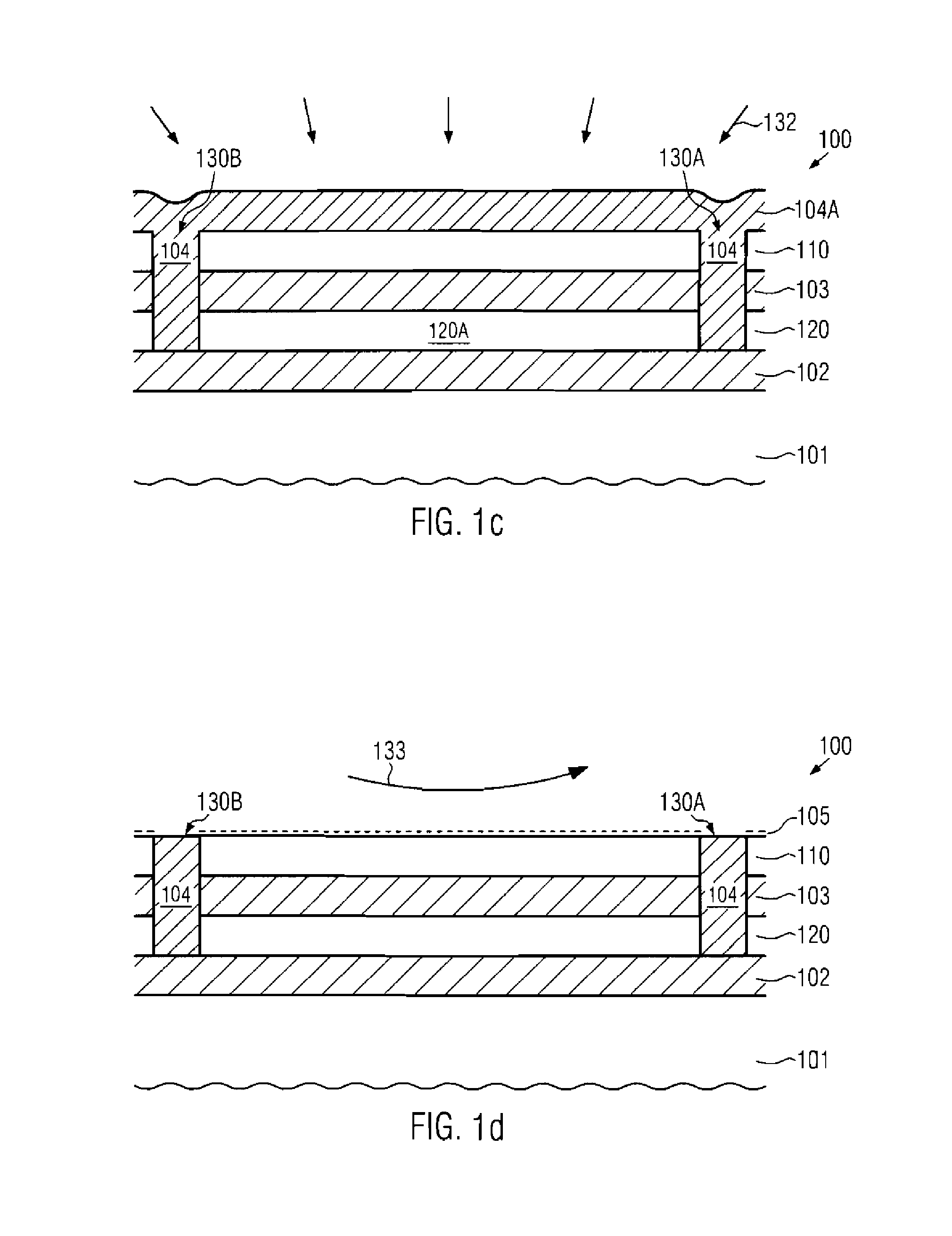 Optical signal transfer in a semiconductor device by using monolithic opto-electronic components