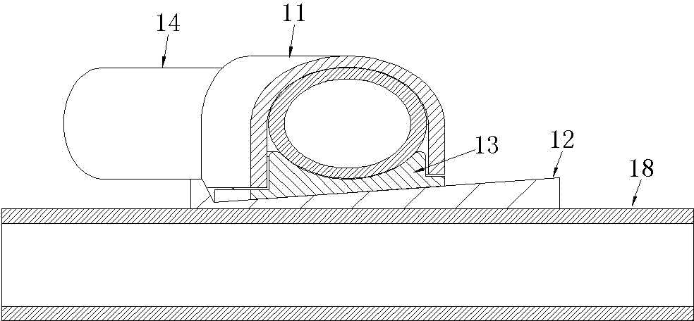 Scaffold diagonal-bracing fastener and sliding sleeve thereof