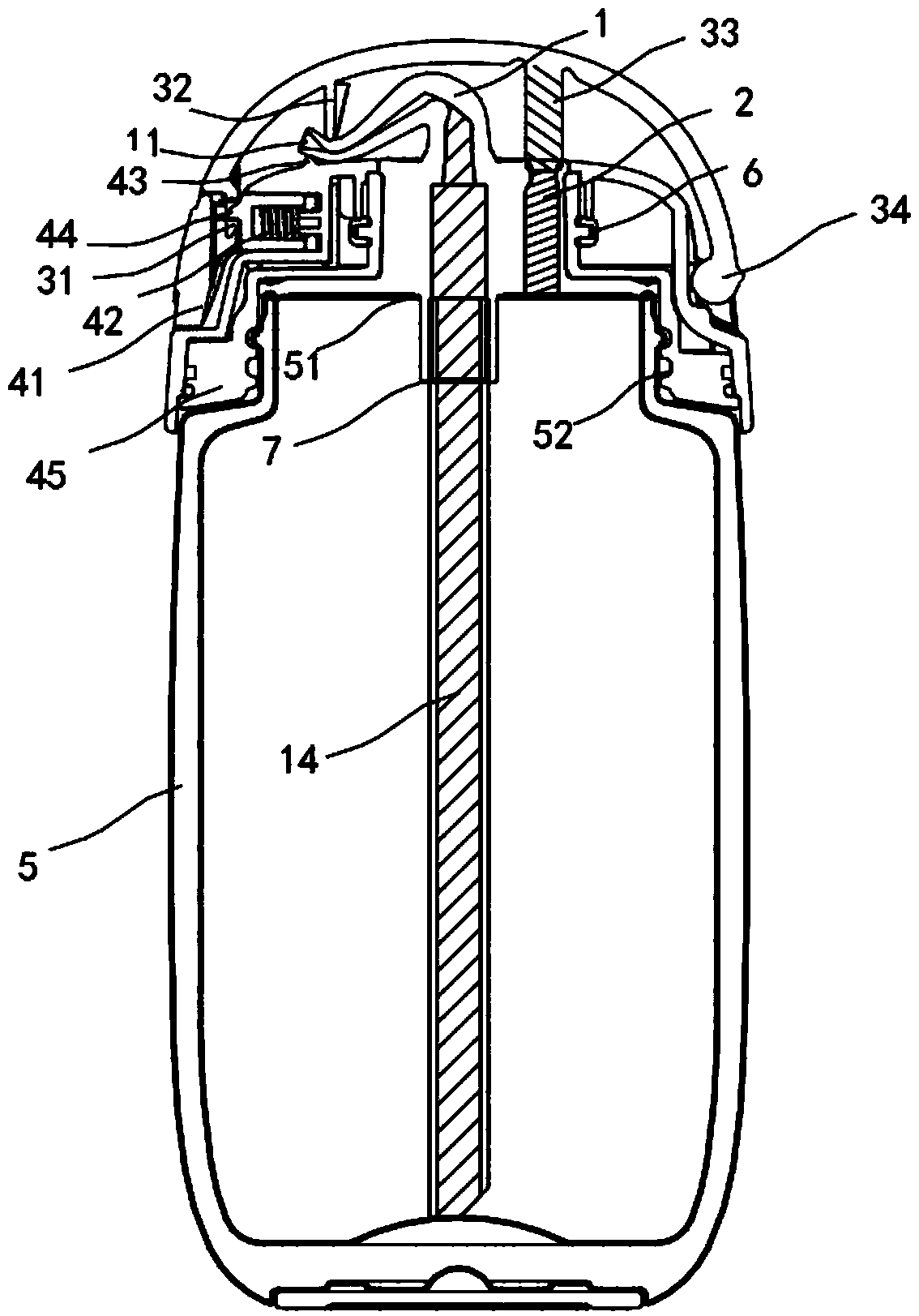 Water spray preventing structure