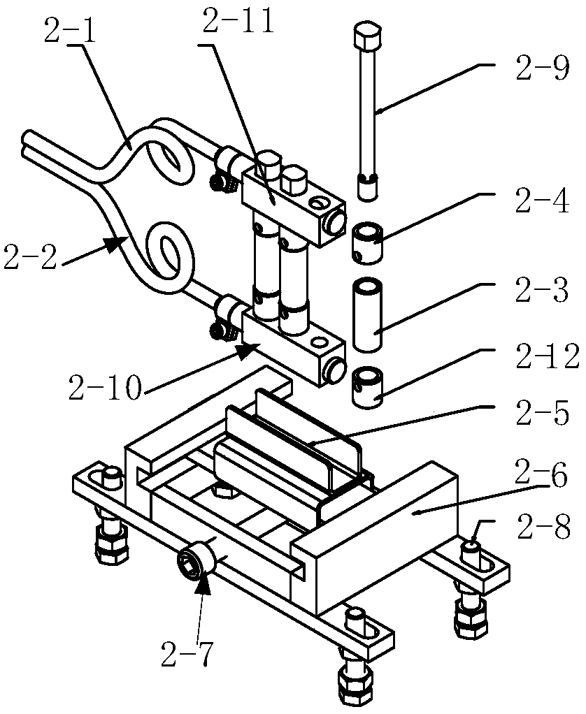 A thermal fatigue test device under simulated gas environment