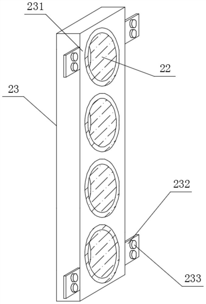 Anti-seismic assembly frame for long-distance transportation of plastic products and anti-seismic method thereof