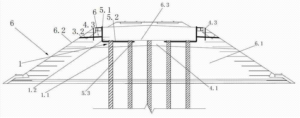 Reinforcement method and reinforcement structure for treating railway soft soil roadbed settlement overweight before operation