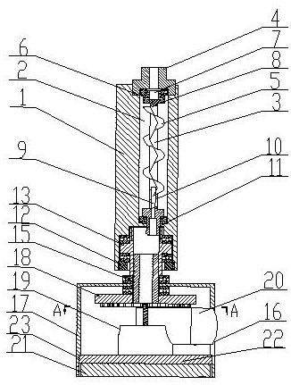 A high-efficiency cleaning device for oil tanks