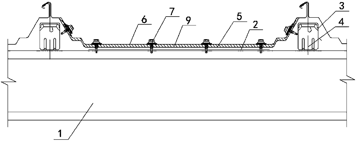 Roof color steel plate lap-joint structure and mounting method thereof