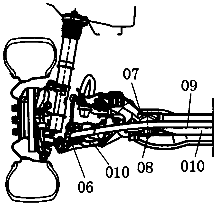 A main and auxiliary spring assembly of equal cross-section blades