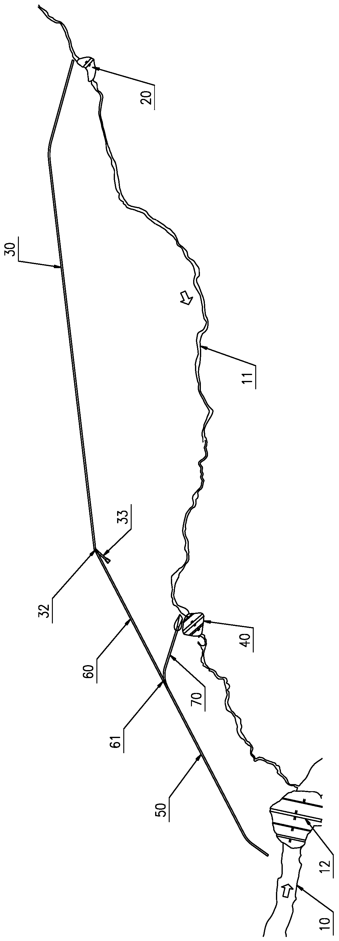 Drainage hole structure used for disposing ditch water of hydropower stations in alpine and canyon areas