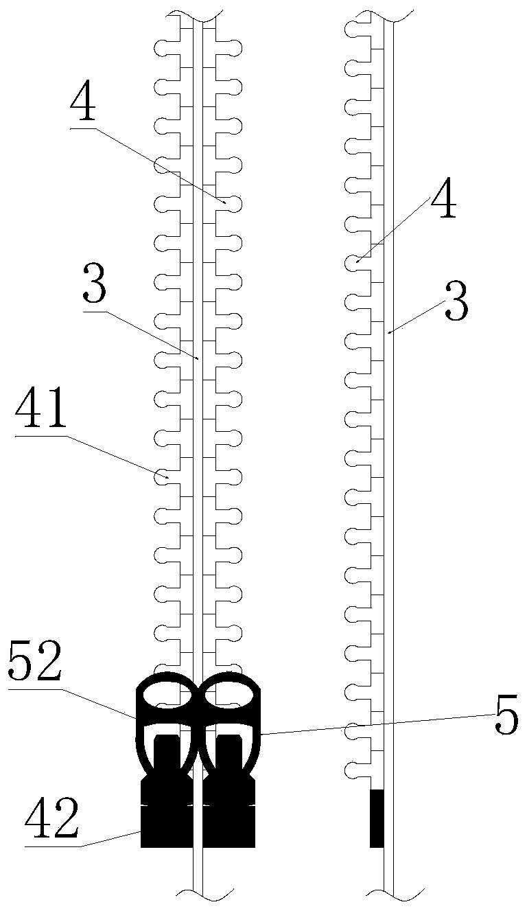 Ultrasonic pile detection testing device enabling transducers to be synchronously moved at equal distance
