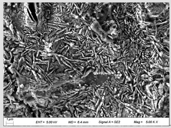 Environment-friendly solid lubricating coating and preparation and using method thereof