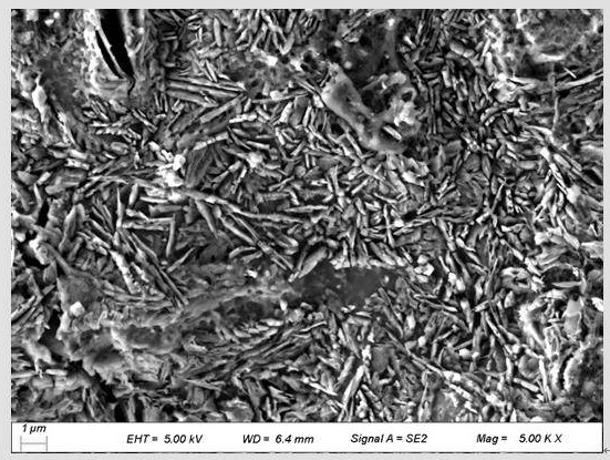 Environment-friendly solid lubricating coating and preparation and using method thereof