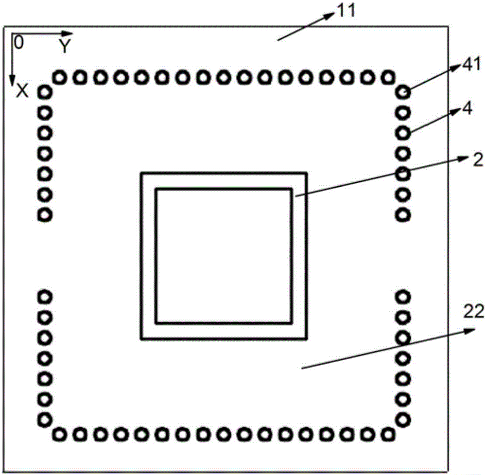Broadband low-profile antenna with reconfigurable directional diagram