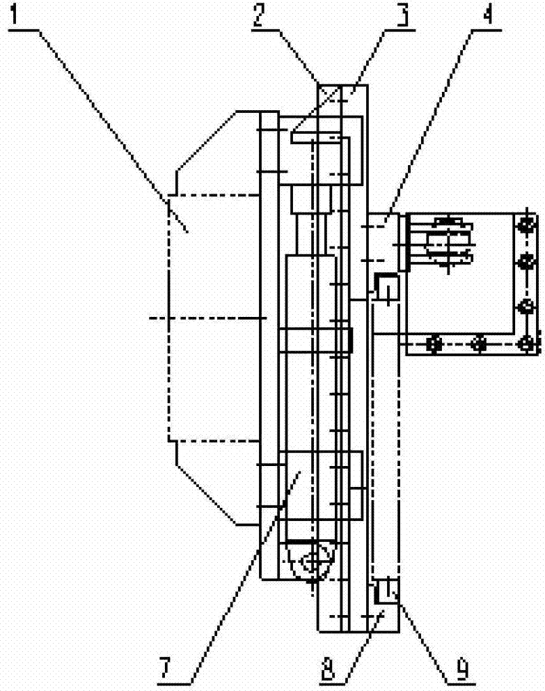 Floating mechanism for resonant crusher