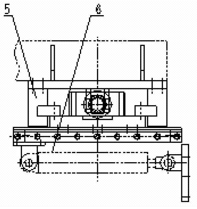 Floating mechanism for resonant crusher