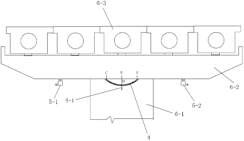 Control system for integrated synchronous jacking of cut pier and control method