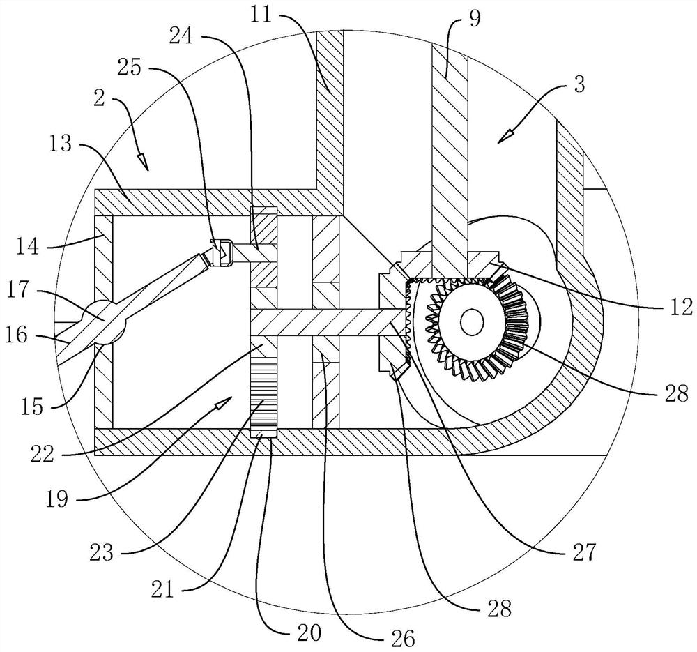 Hay crushing device and working method thereof