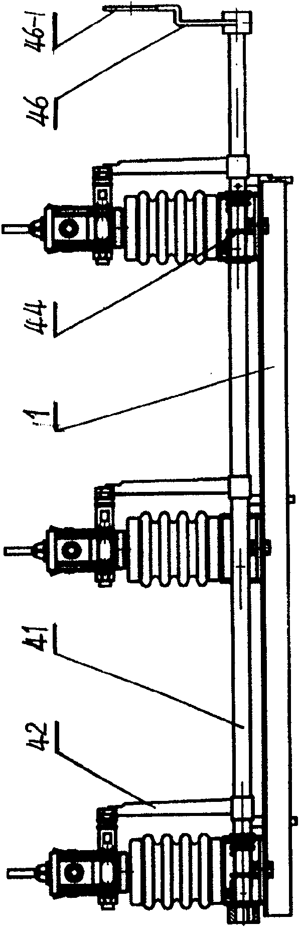 Low-voltage combined type fuse blade switch on outdoor pole