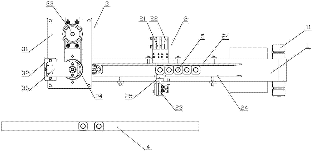 Workpiece assembling and distributing device
