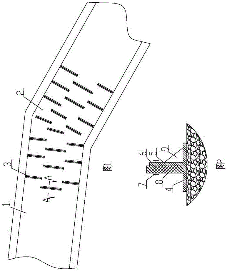 Energy dissipation strip type flood discharge device