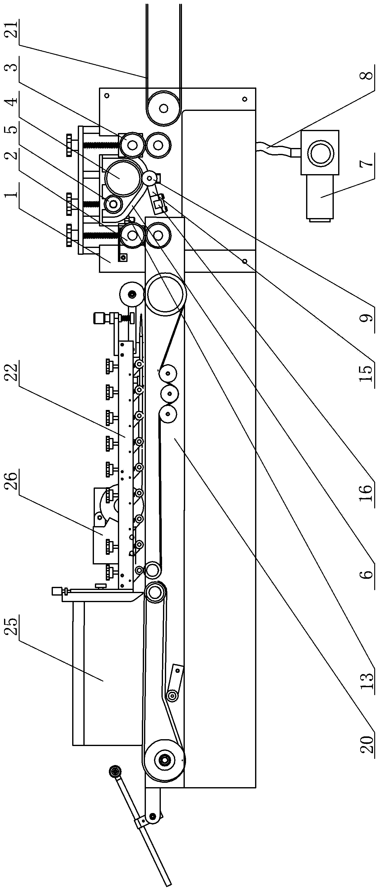 Spacing-adjustable gluing mechanism capable of keeping gluing face upwards