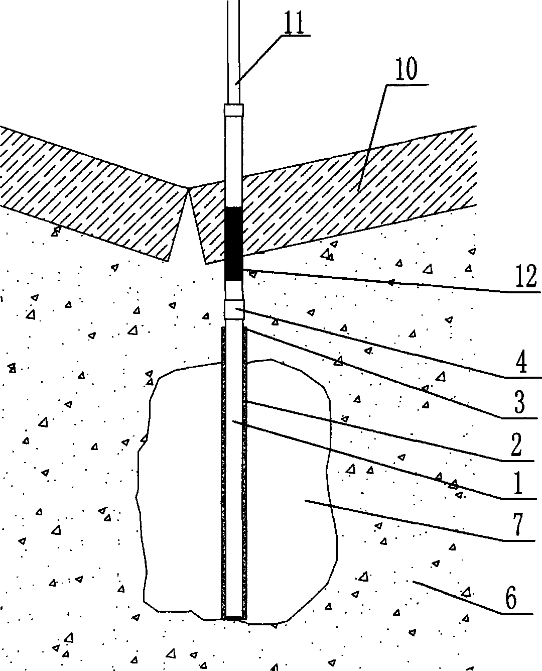 Expansive pouring device and method for governing railway roadbed sedimentation and deformation