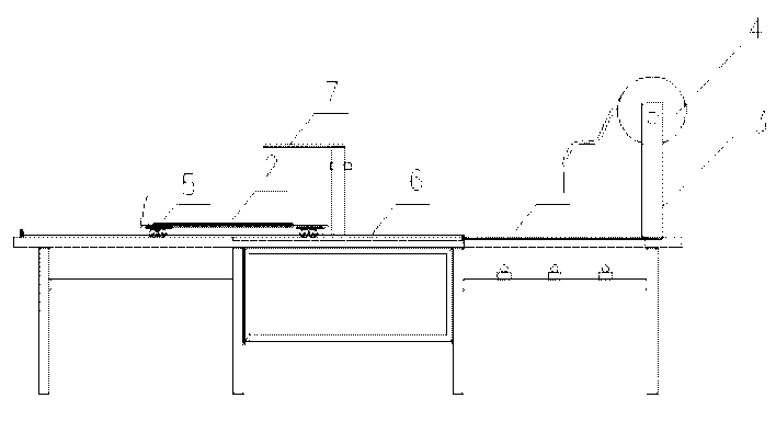 Filter paper folding device of clapboard type filter