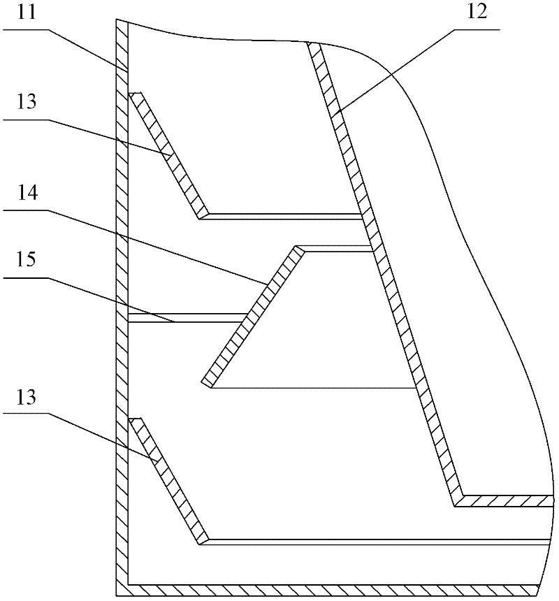Material dispersing device for vertical grinder