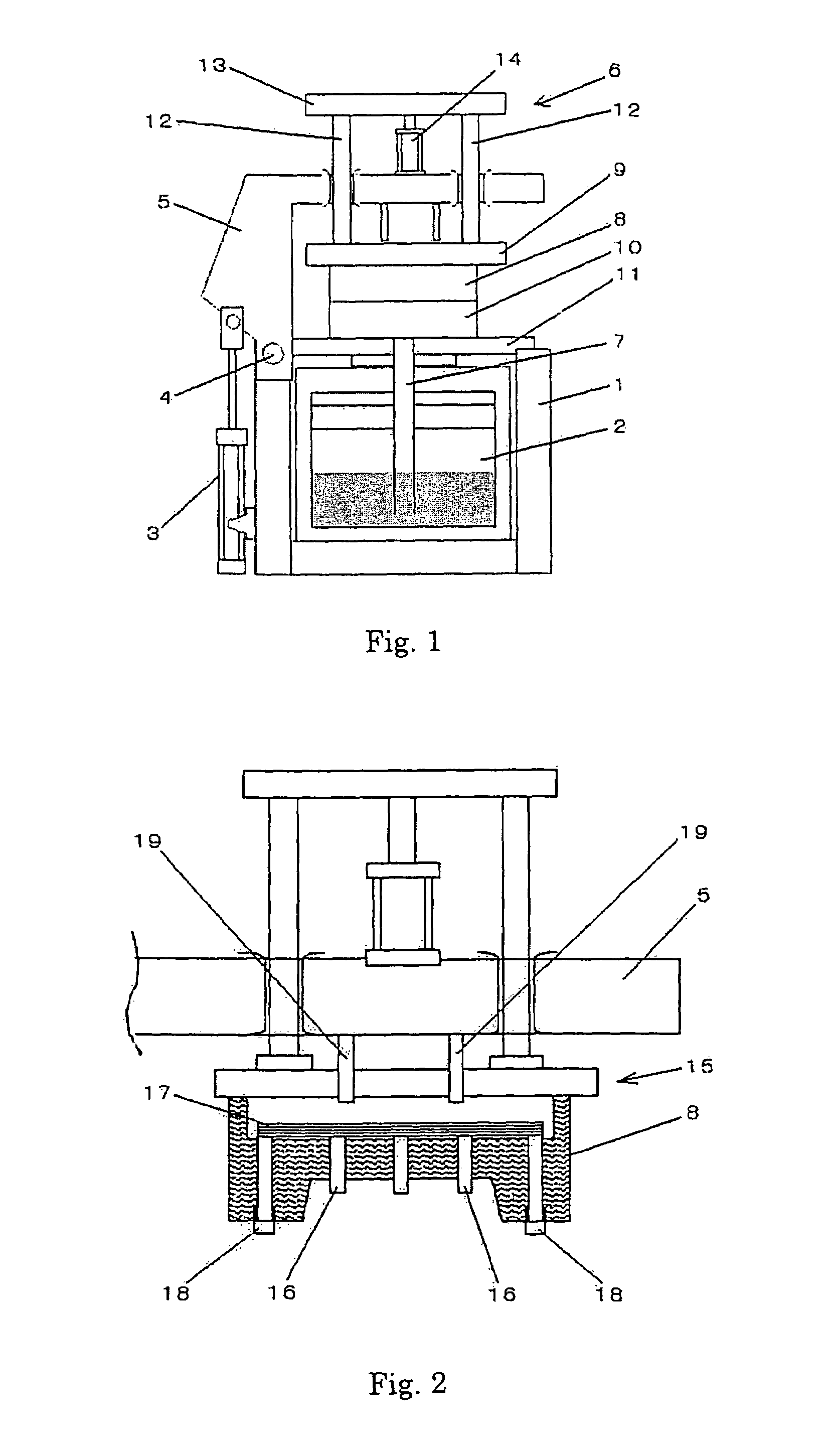 Metal mold casting device using metal cope and metal drag and device for moving metal cope relative to metal drag