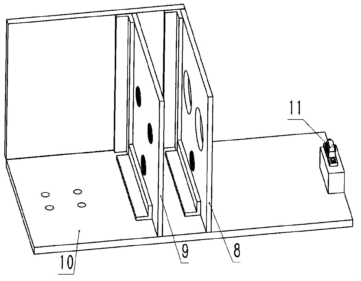 A semi-automatic cable winding and bundling machine and its winding method