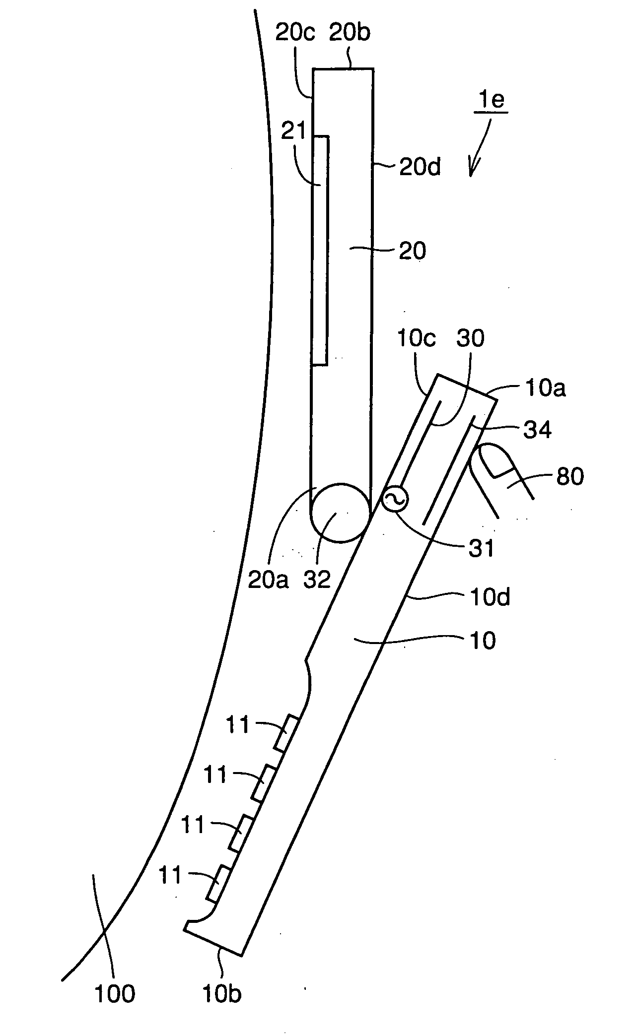 Mobile terminal including first and second housings and an antenna