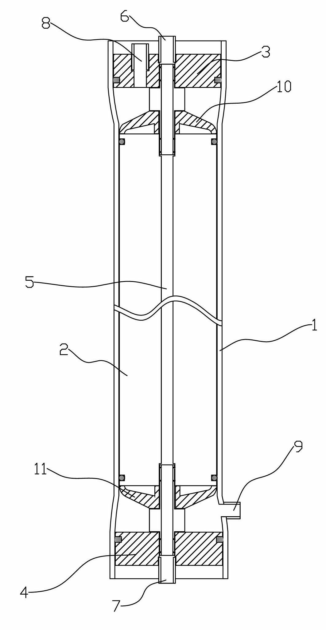 Vertical roll membrane filtering device and cleaning method thereof