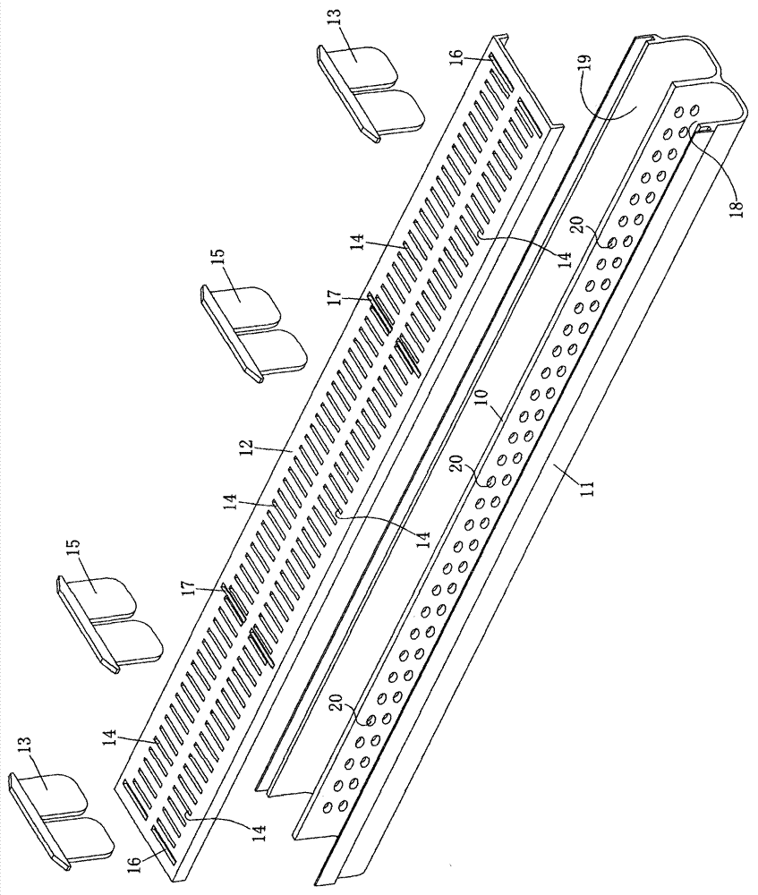 Parallel flow heat exchanger with double-row flat tubes and air-conditioning device with heat exchanger