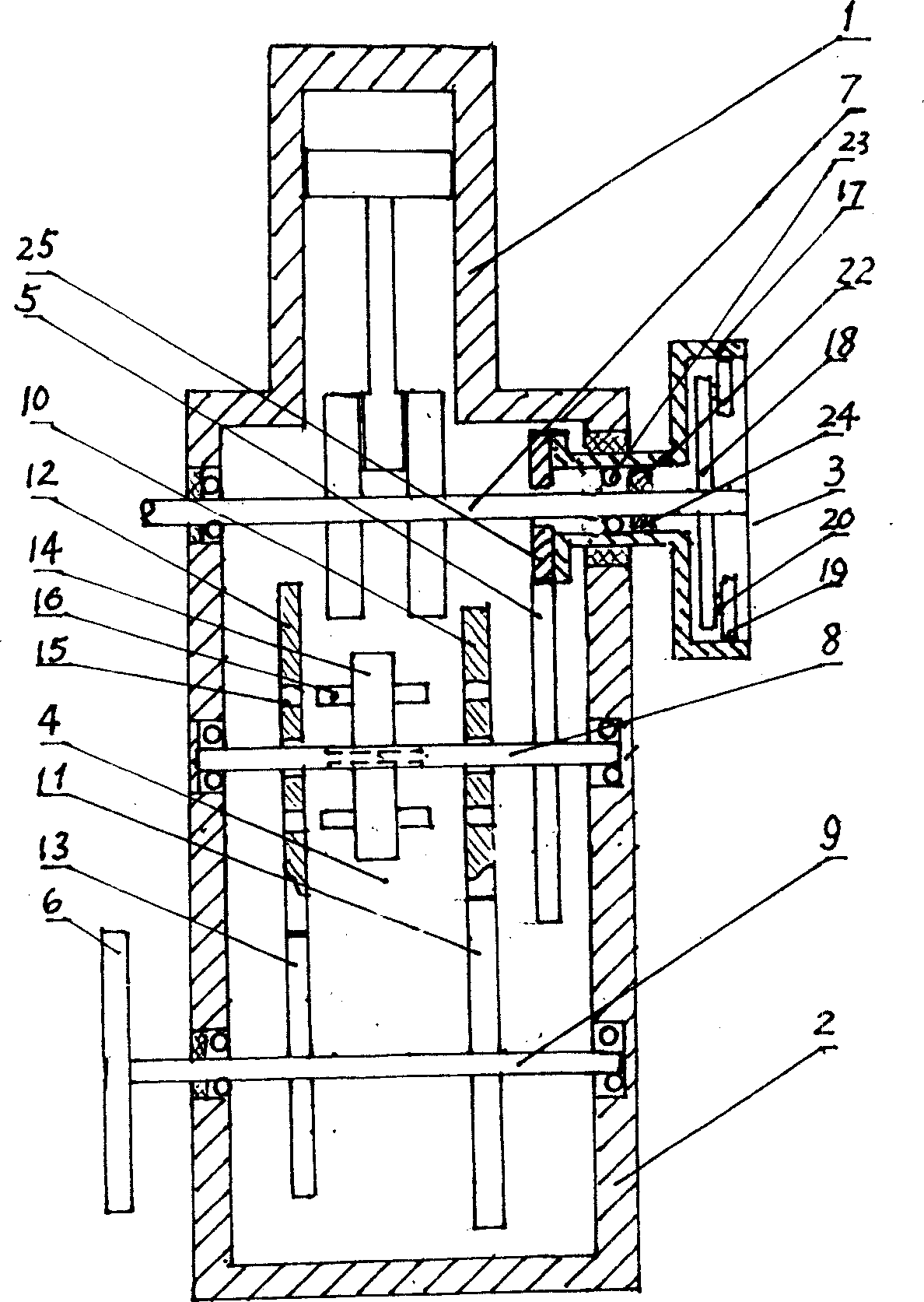 Externally arranged automatic clutch engine