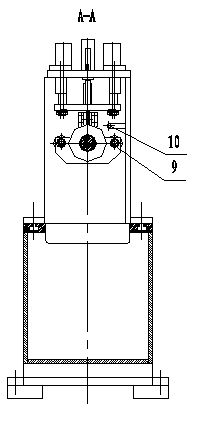 Hot forming cylindrical workpiece geometrical parameter detection device and method