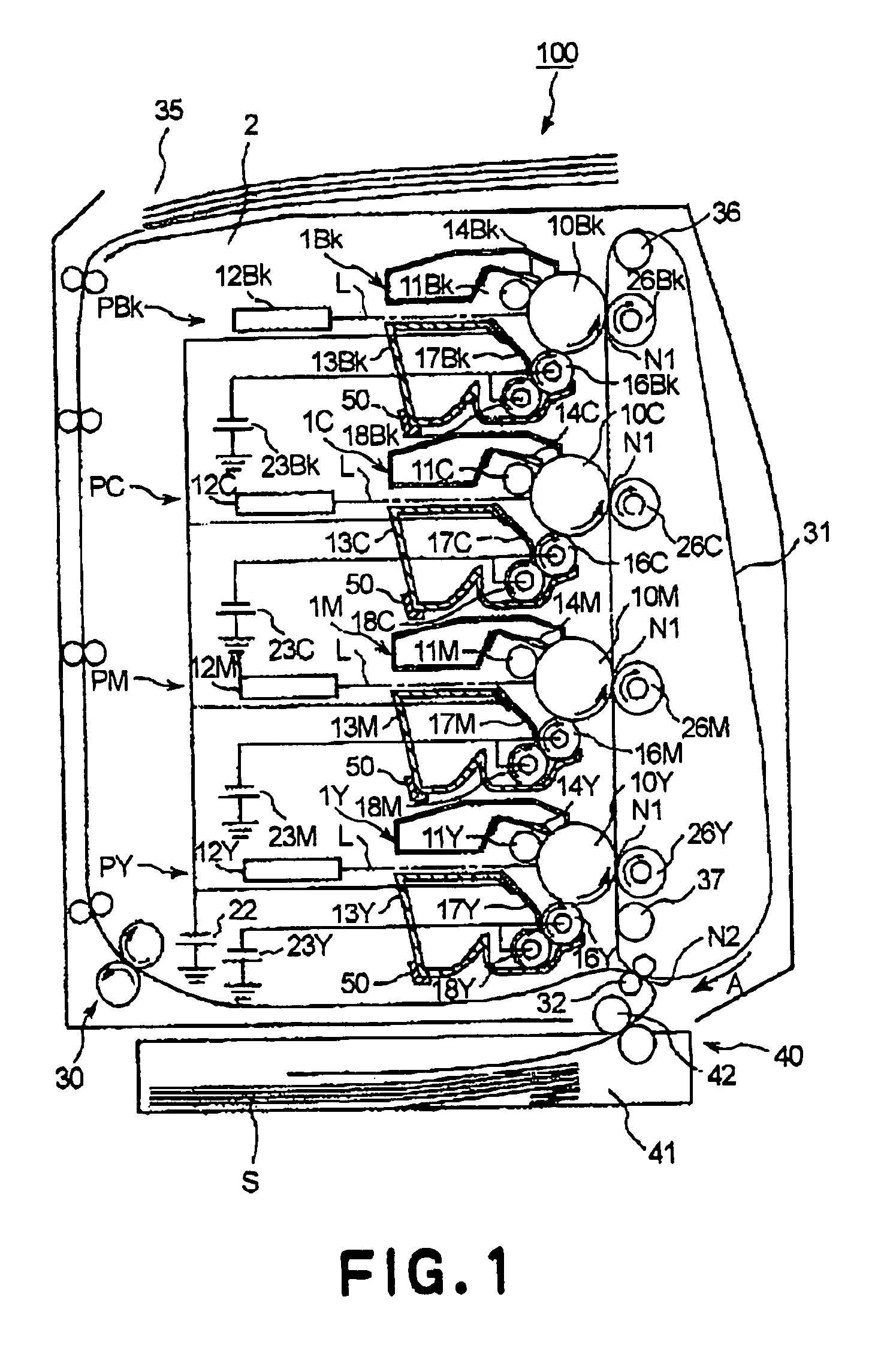 Image forming apparatus including two developer carrying members wherein potential differences between the developer carrying members and a common voltage source differ