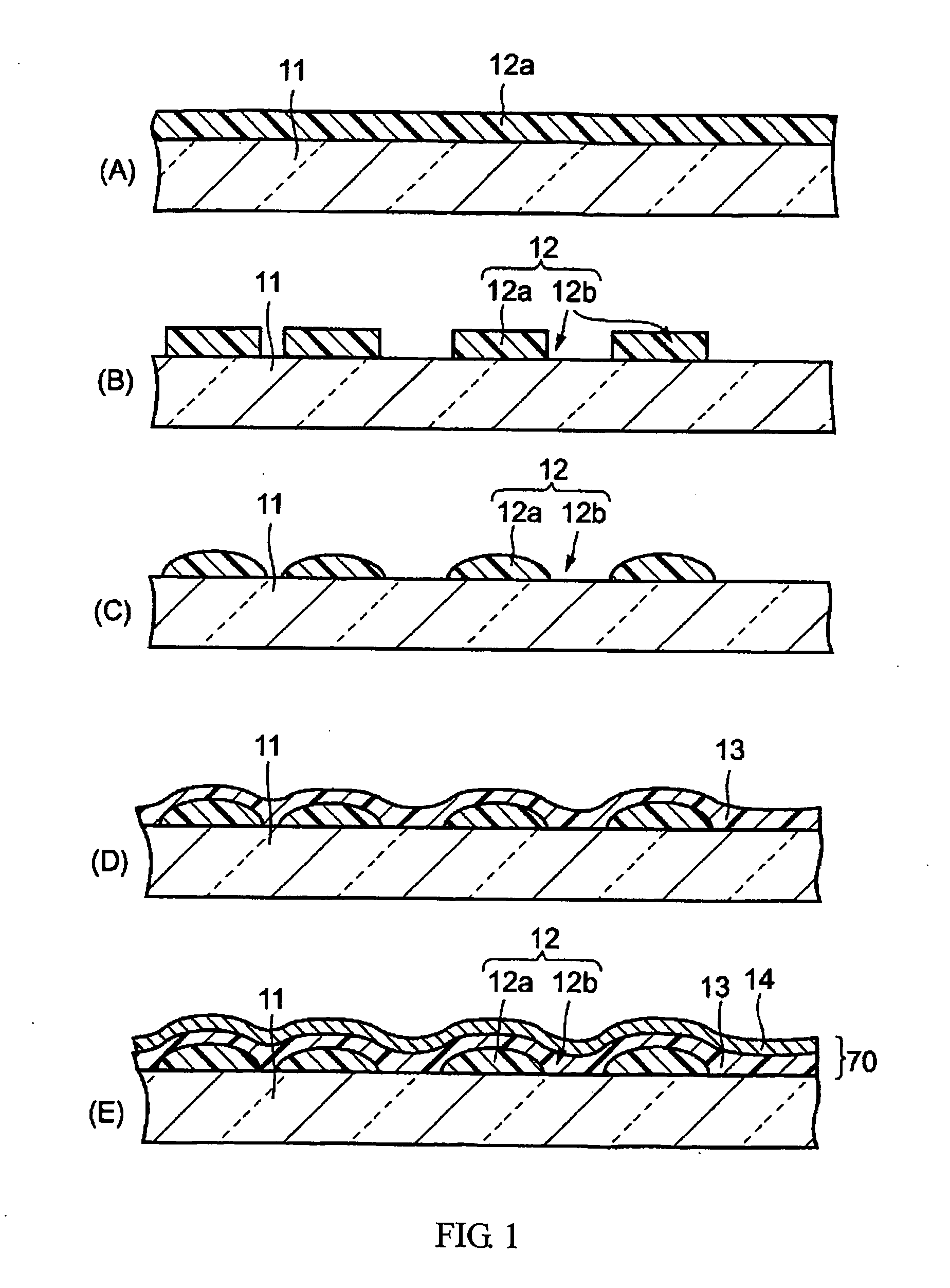Liquid crystal display device with an anisotropically reflecting layer and  manufacturing method for the same