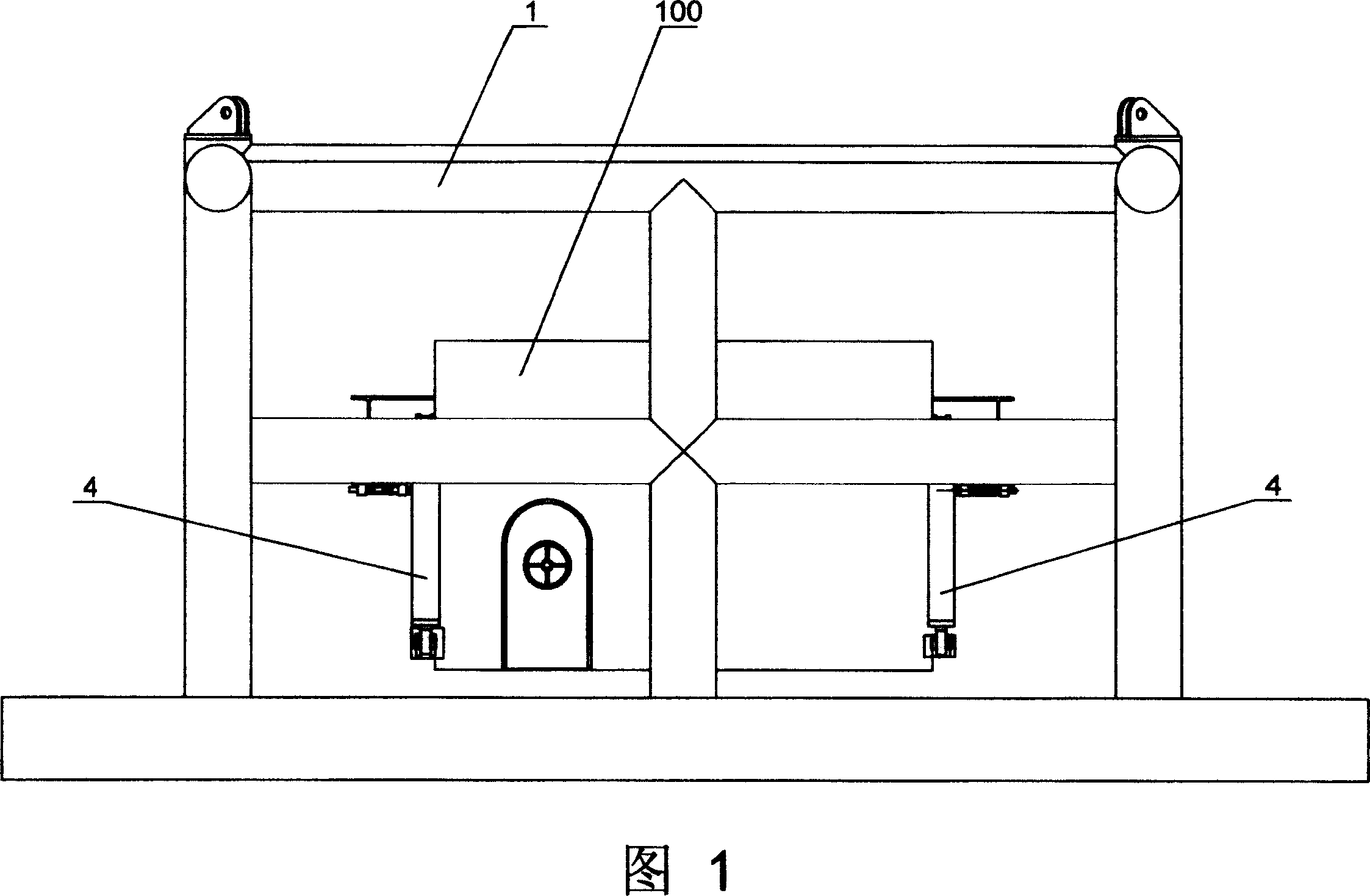 Three-dimensional implementing device for underwater dry type cabin