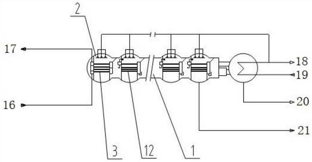 Hot water heating low-temperature multi-effect distillation seawater desalination device