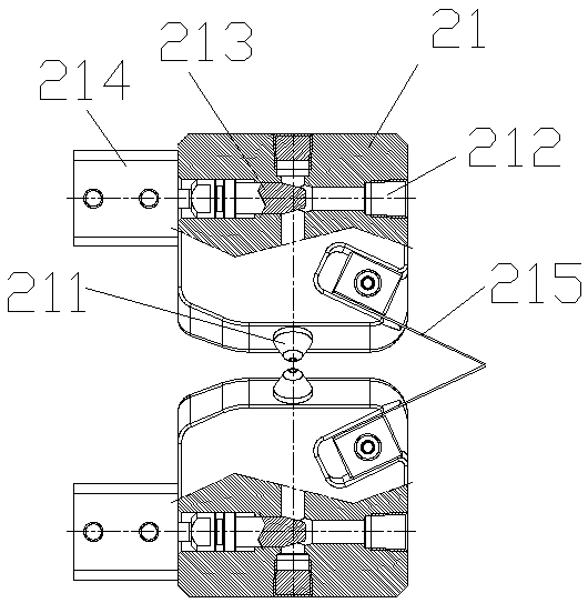 Flow-line type automatic dispensing, roasting and reinforcing device for connecting line welding spot