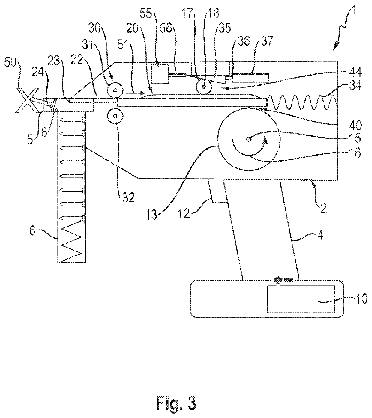 Flywheel-driven setting tool and method for operating such a setting tool